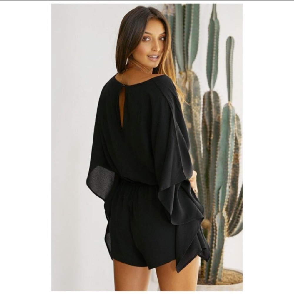 🆕LAST ONE! 🛍 Kimono Flutter Sleeve Romper - Picture 3 of 5